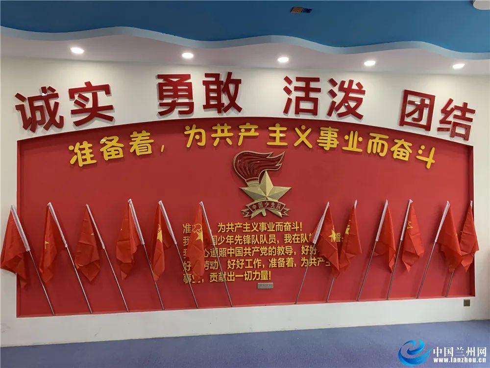 小猪佩奇的公主裙